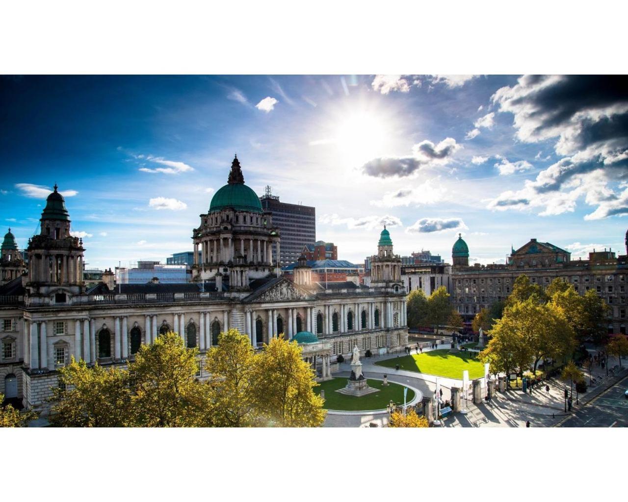 Central Belfast Apartments Chic Luxe R&R מראה חיצוני תמונה