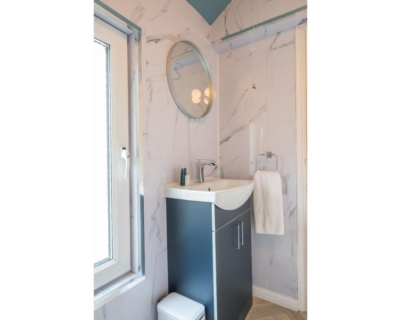 Central Belfast Apartments Chic Luxe R&R חדר תמונה